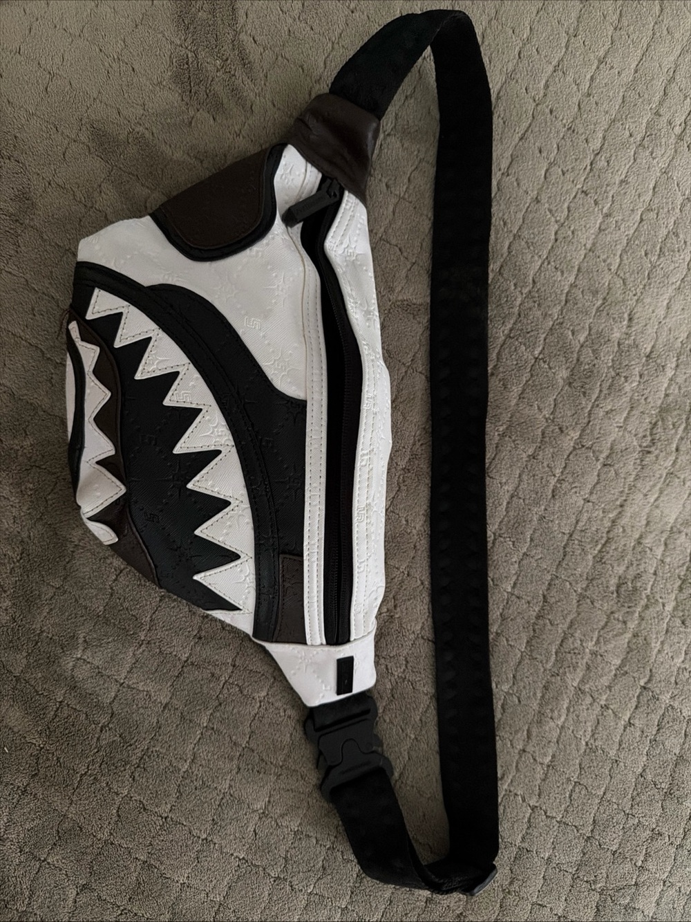 SPRAYGROUND LIMITED EDITION Black & White Men's Crossbody Sling Bag